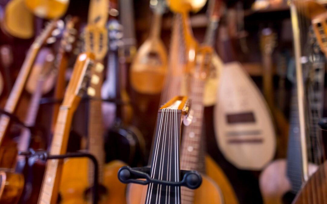 Niezwykłe instrumenty strunowe świata: Od sitaru po balalajkę