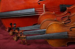 Tajemnice muzyki orkiestralnej: Jak wybrać i zagrać partie na różnych instrumentach w orkiestrze.