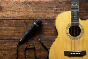Wybór odpowiedniego mikrofonu do nagrywania instrumentów akustycznych: Porady i rekomendacje dla amatorów i profesjonalistów