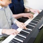Analiza stylów gry największych pianistów: Czego możemy się nauczyć od mistrzów klawiatury