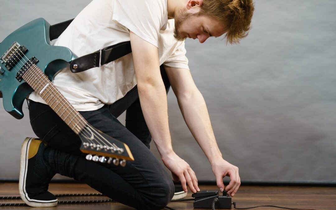 Transformacja dźwięku: Jak efekty na gitarę zmieniają brzmienie w różnych gatunkach muzycznych.