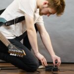 Transformacja dźwięku: Jak efekty na gitarę zmieniają brzmienie w różnych gatunkach muzycznych.