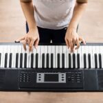 Jak komponować melodie na keyboardzie: Wskazówki i techniki dla początkujących twórców muzyki.
