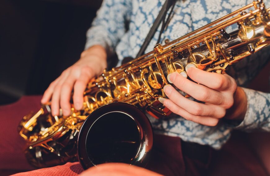 Przewodnik po saksofonach: Porównanie modeli alto, tenor i baryton…